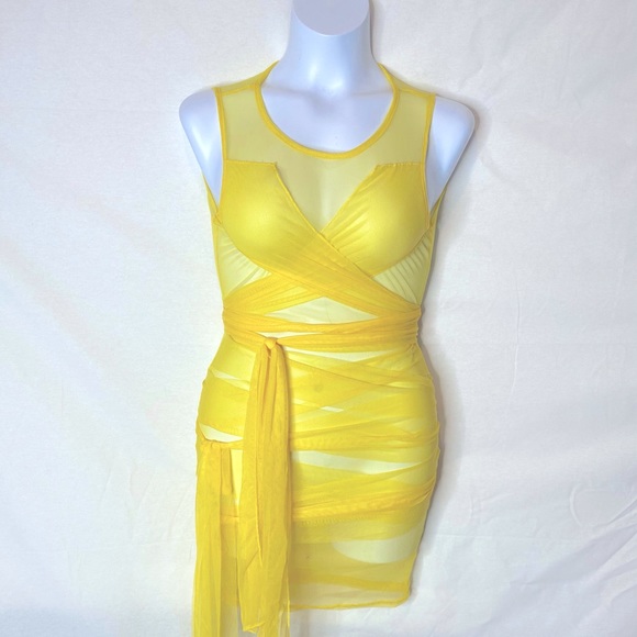 P🖤P Out Dress - Picture 3 of 3